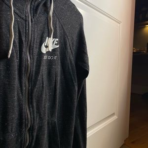 Small Women’s Zip Up Nike hoodie